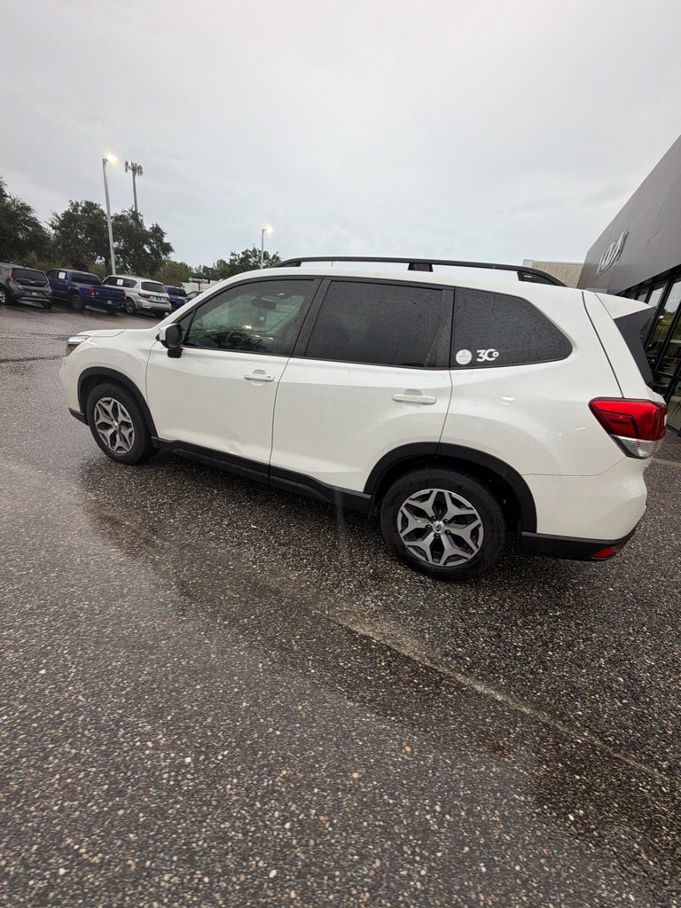 Used 2020 Subaru Forester Premium AWD/4WD image 14