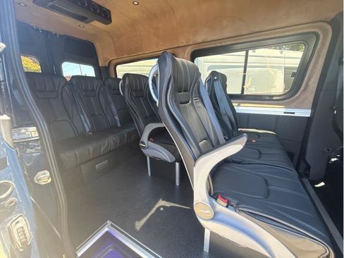 Used 2023 Mercedes-Benz Sprinter 2500 image 17