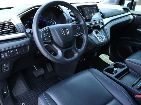 Used 2024 Honda Odyssey EX-L image 4