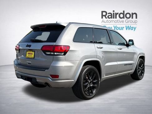 Used 2019 Jeep Grand Cherokee Altitude AWD/4WD image 7