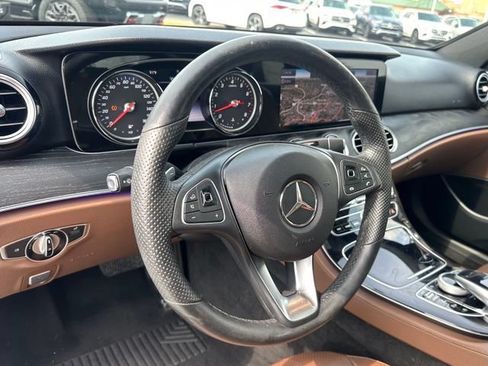 Certified 2017 Mercedes-Benz E 300 4MATIC image 17