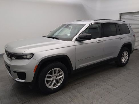 Used 2023 Jeep Grand Cherokee L Laredo image 2