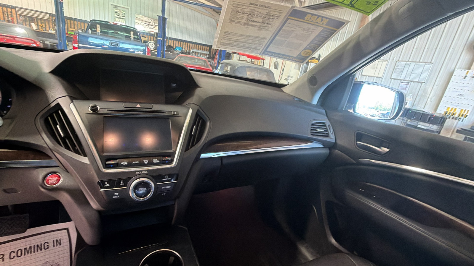 Used 2018 Acura MDX FWD image 13