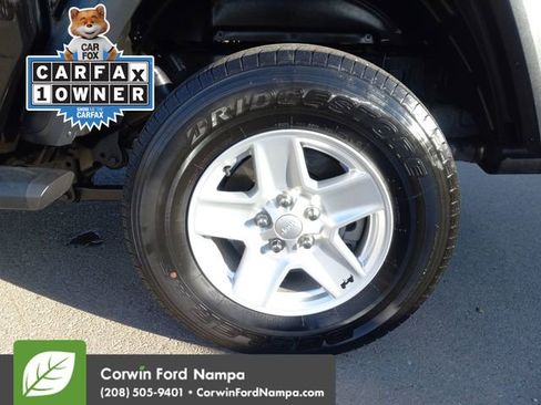 Used 2020 Jeep Gladiator Sport w/ Quick Order Package 24S image 31