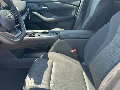 New 2026 Nissan Rogue SV image 10