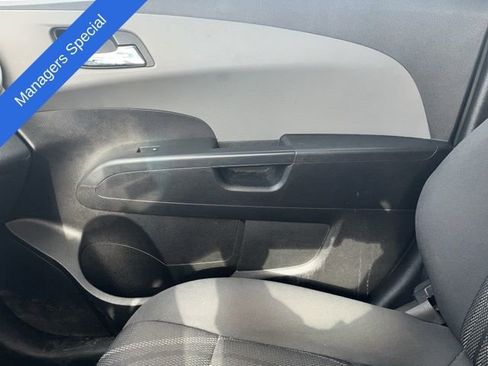 Used 2017 Chevrolet Sonic LT w/ Convenience Package image 4