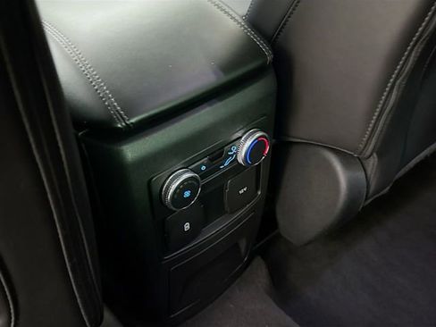 Used 2022 Ford Explorer XLT w/ Equipment Group 202A image 25