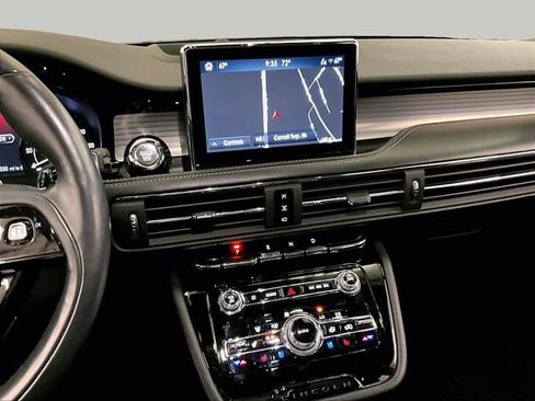 Used 2022 Lincoln Corsair AWD w/ Premium Package image 6