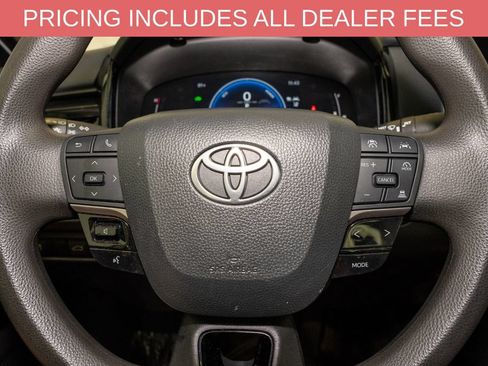 Used 2025 Toyota Camry LE w/ Convenience Package FWD image 18