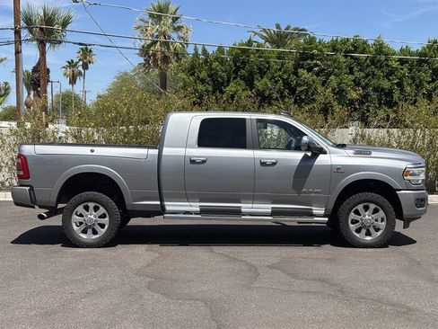 Used 2020 RAM 2500 Laramie AWD/4WD image 3