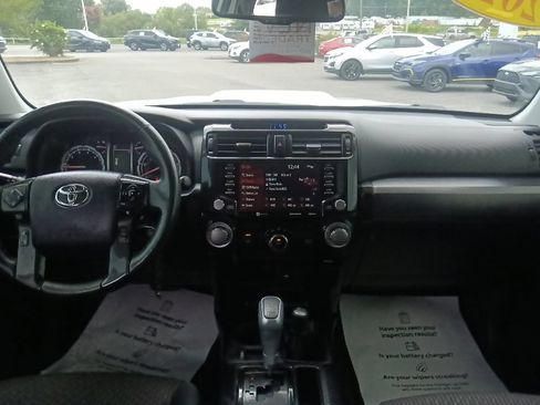 Used 2021 Toyota 4Runner TRD Off-Road AWD/4WD image 26