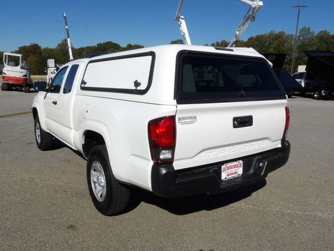 Used 2021 Toyota Tacoma SR image 5