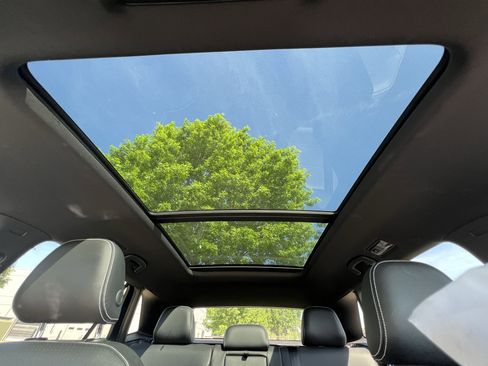 Used 2022 Volkswagen Atlas Cross Sport SE image 29