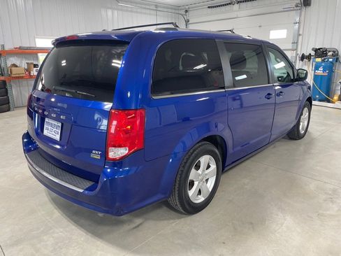 Used 2019 Dodge Grand Caravan SXT image 7
