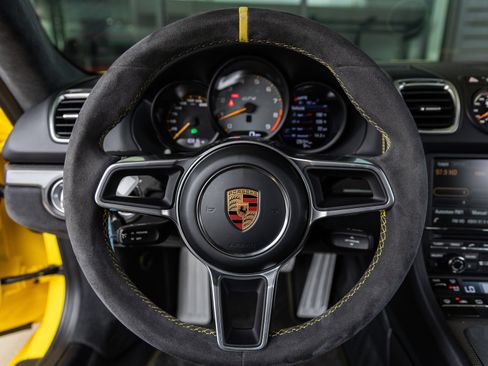 Certified 2016 Porsche Cayman GT4 RWD image 36