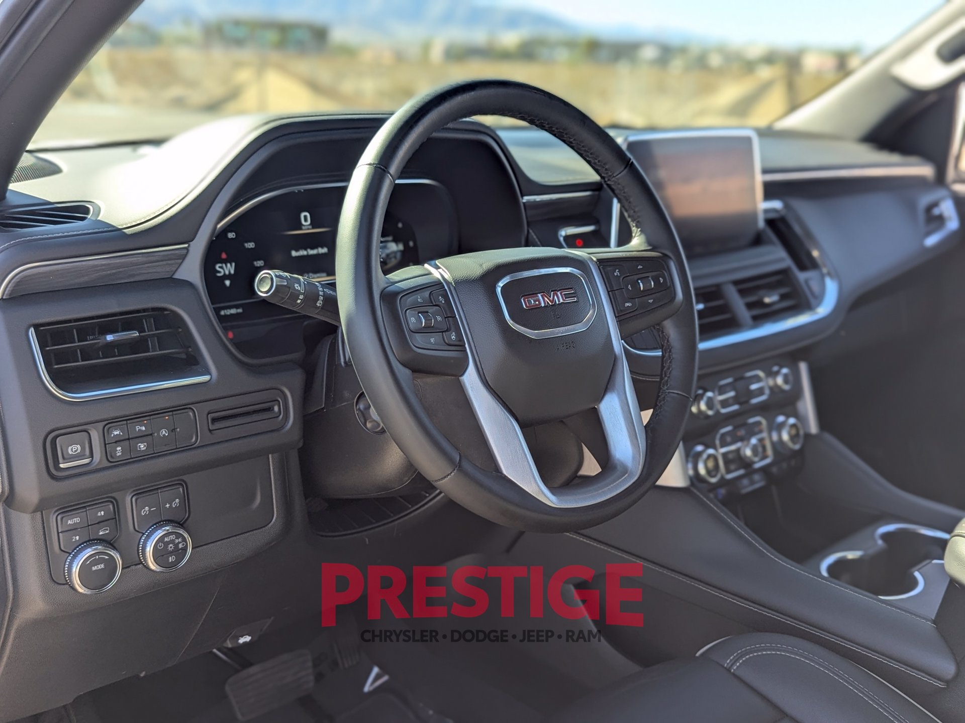 Used 2024 GMC Yukon XL SLT w/ SLT Premium Package AWD/4WD image 14