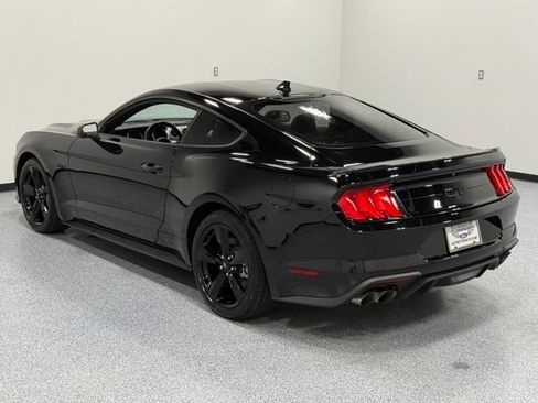 Used 2022 Ford Mustang GT Premium w/ Black Accent Package RWD image 9