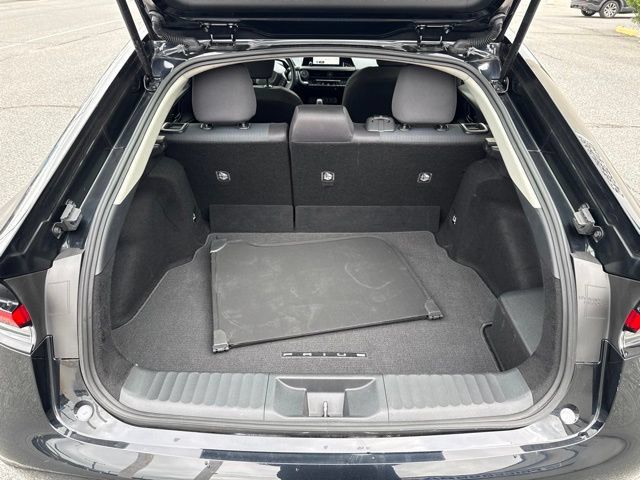 Used 2025 Toyota Prius LE AWD/4WD image 10