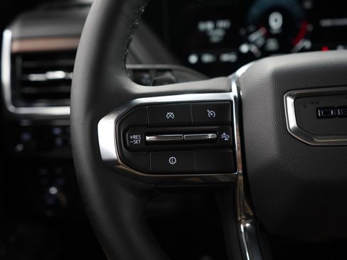 Used 2025 GMC Yukon Denali AWD/4WD image 25