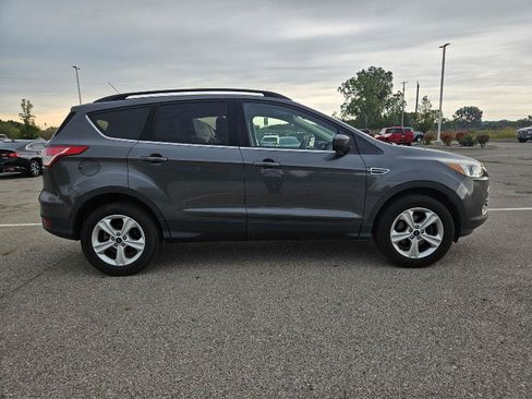 Used 2016 Ford Escape SE w/ Equipment Group 201A FWD image 8