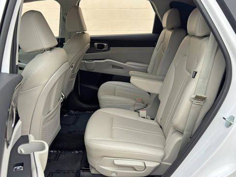 Used 2025 Kia Sorento EX w/ Panoramic Sunroof Package FWD image 44