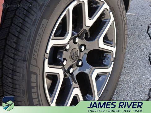 Used 2026 RAM 1500 Laramie AWD/4WD image 39