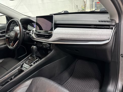 Used 2022 Jeep Compass Latitude image 10