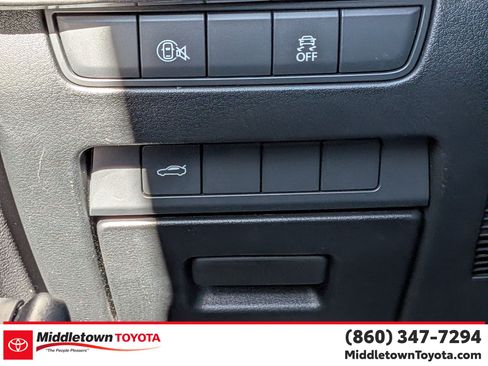 Used 2024 MAZDA MAZDA3 s FWD image 16