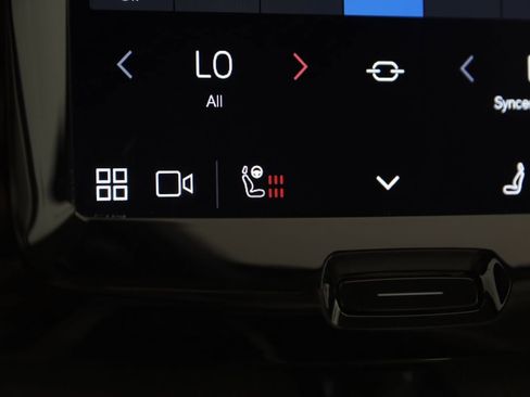 Used 2023 Volvo XC60 B5 Plus w/ Climate Package image 8