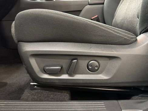 Used 2024 Nissan Rogue SV AWD/4WD image 14