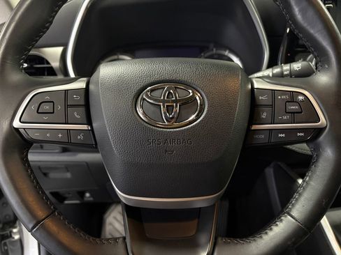 Used 2022 Toyota Highlander XLE image 17