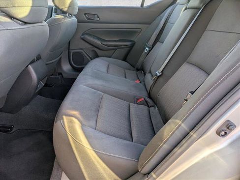 Used 2024 Nissan Altima 2.5 SV image 18