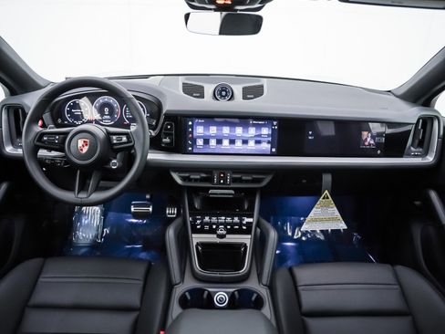 New 2026 Porsche Cayenne S image 15