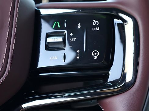 Used 2025 Land Rover Range Rover Sport Dynamic SE image 20