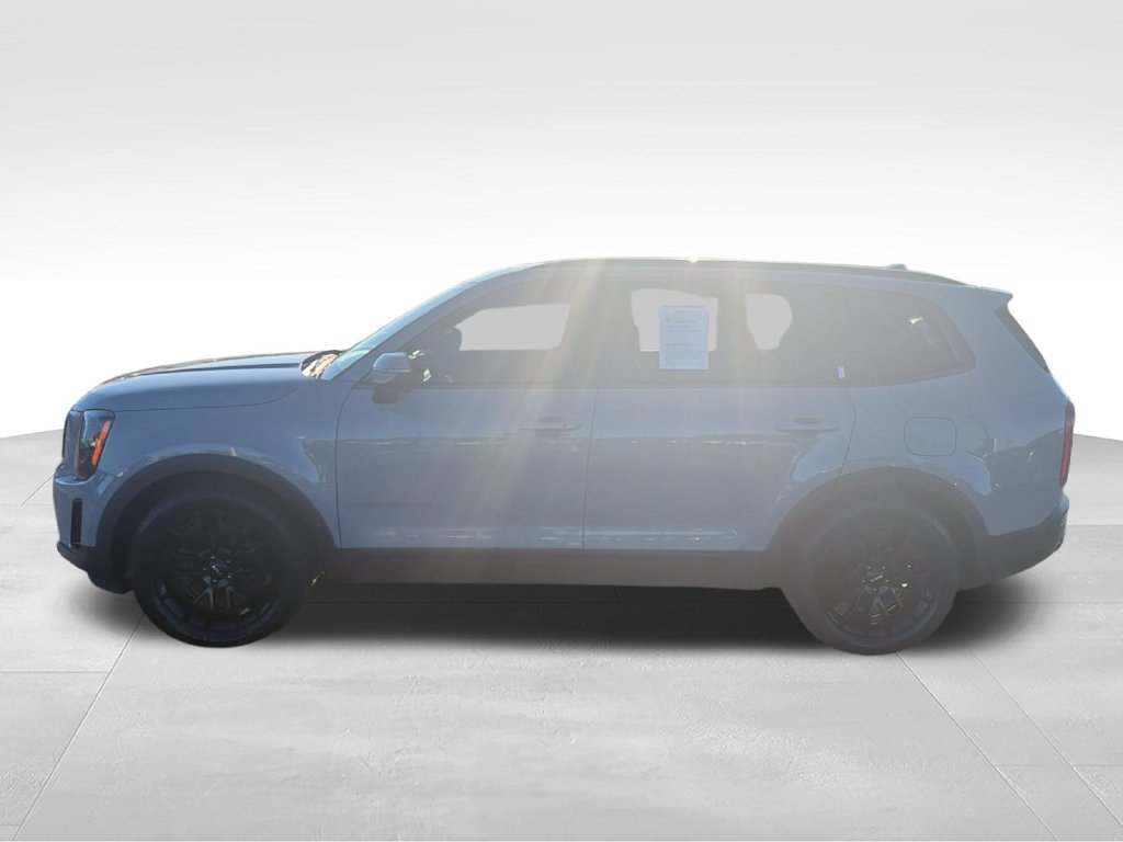 Used 2022 Kia Telluride EX w/ EX Premium Package AWD/4WD image 2