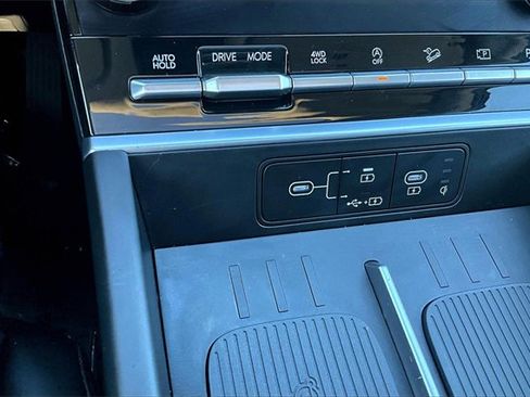 Used 2025 Hyundai Santa Fe XRT image 15