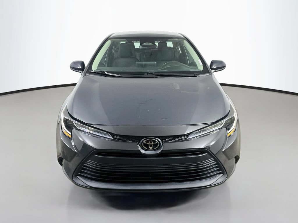 Used 2023 Toyota Corolla LE FWD image 2