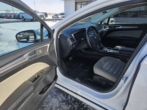 Used 2018 Ford Fusion S image 13