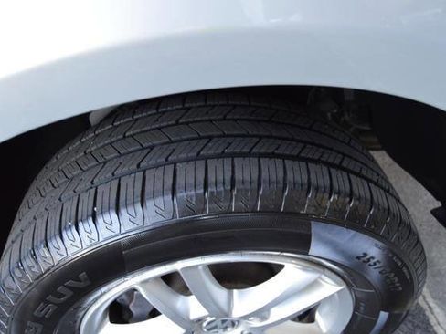 Used 2009 Volkswagen Touareg VR6 image 30