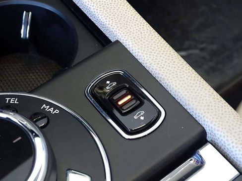 Used 2014 Rolls-Royce Wraith RWD image 16