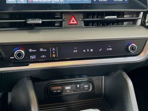 Certified 2025 Kia Sportage EX image 16