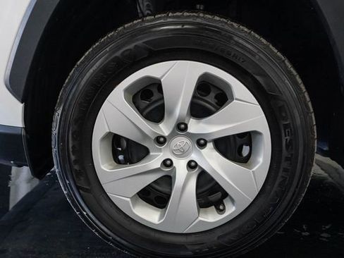 Used 2024 Toyota RAV4 LE image 4