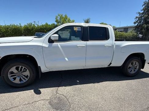 New 2026 Nissan Frontier SV w/ Tow Package AWD/4WD image 7