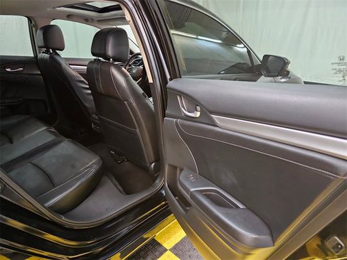 Used 2016 Honda Civic Touring image 14