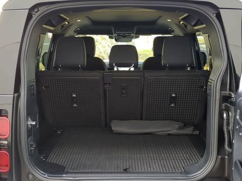 Used 2025 Land Rover Defender 110 S image 36