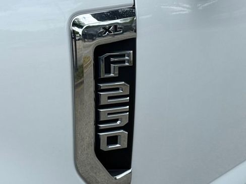 Used 2022 Ford F250 XL w/ Power Equipment Group image 6