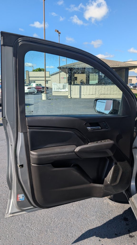 Used 2023 Chevrolet Colorado LT w/ LT Convenience Package III AWD/4WD image 6