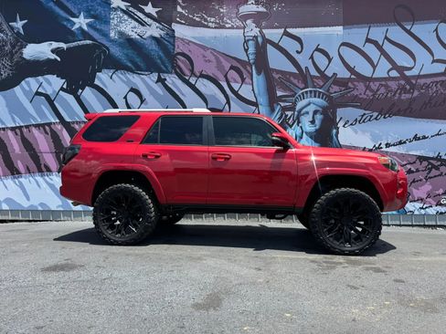Used 2017 Toyota 4Runner SR5 Premium RWD image 1