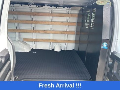 Used 2024 GMC Savana 2500 w/ Driver Convenience Package image 10