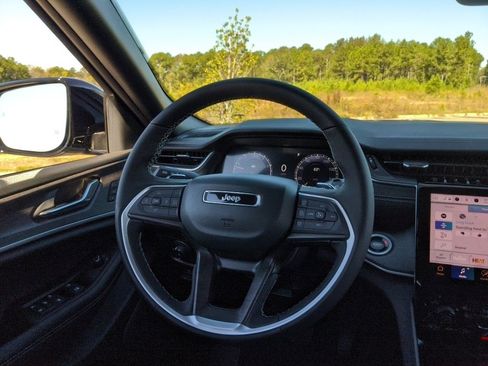 New 2025 Jeep Grand Cherokee L Limited w/ Black Appearance Package image 25